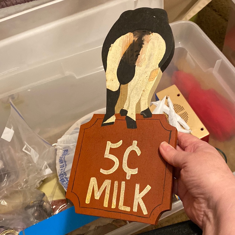 Wooden art Milk Cow Hanger Plaque  Excellent Condition